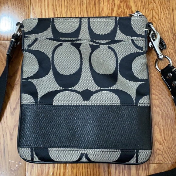 Coach purse - Picture 2 of 3